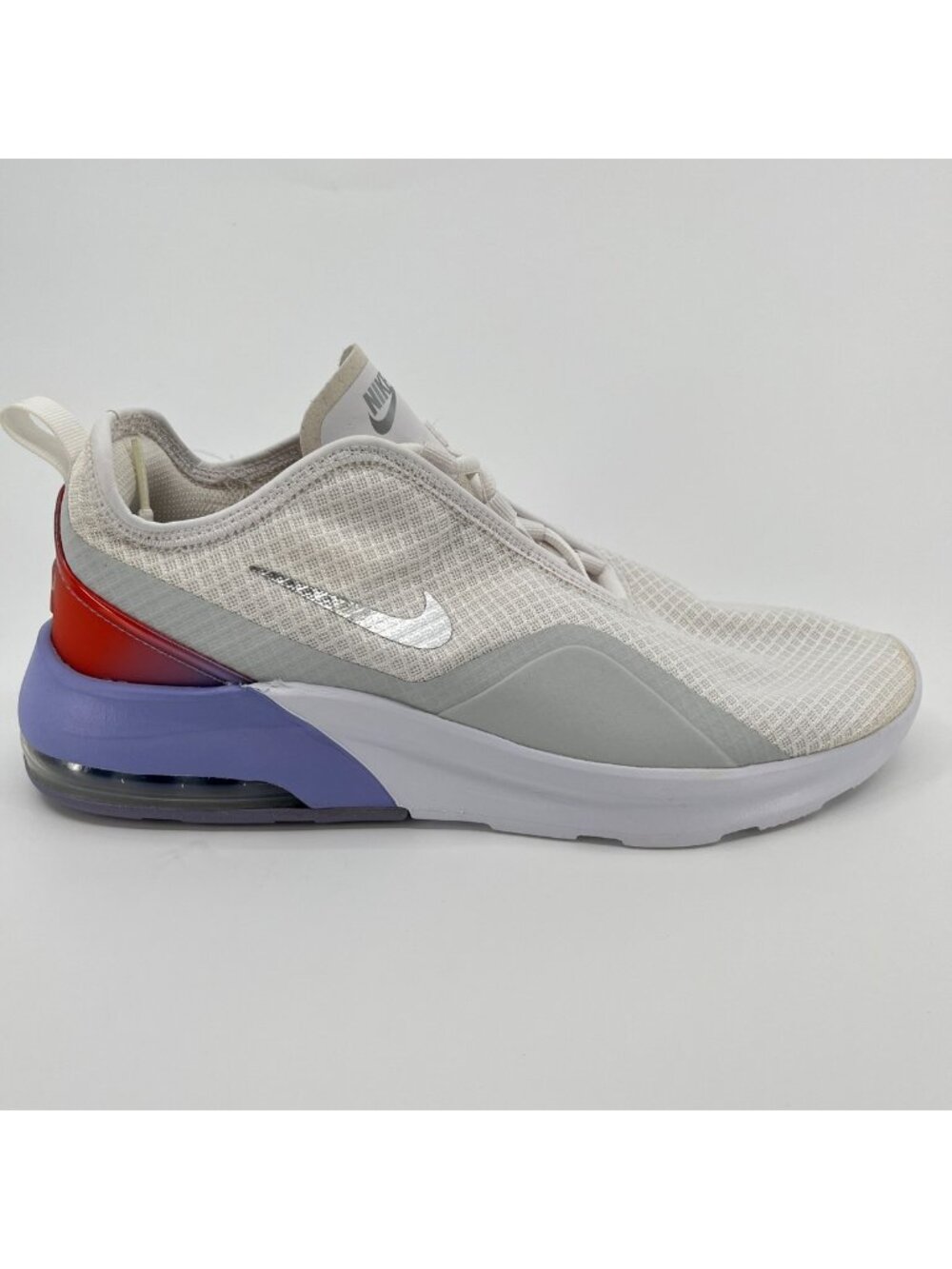 Nike Air Max Motion 2 Womens Size 10 White Gray Athletic Running Shoes Sneakers